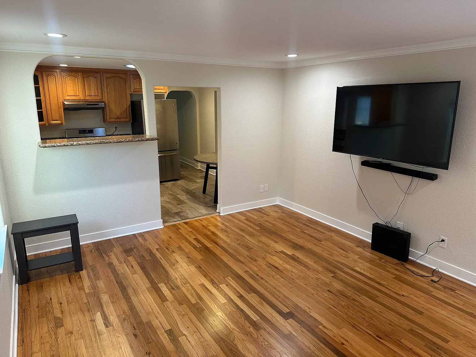 2 bed, 1088 sqft, $3,800 — Photo 3