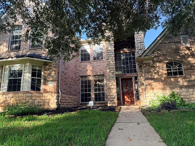 2303 Chelsea Ridge Ct — Photo 4