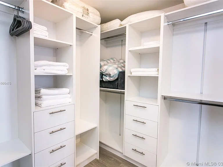 2600 E Hallandale Beach Blvd #T2002 — Photo 9