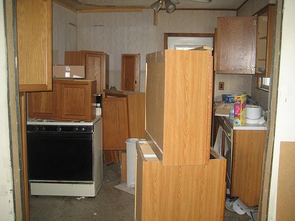 4th image of 2181 Collins Ave