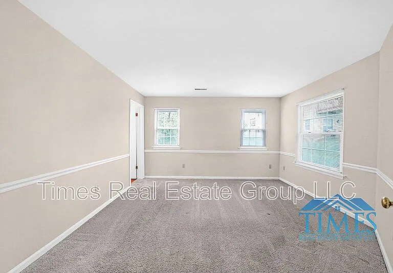 1101 Lexington Way — Photo 16