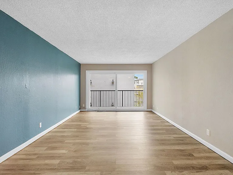 960 Shorepoint Ct #205 — Photo 9