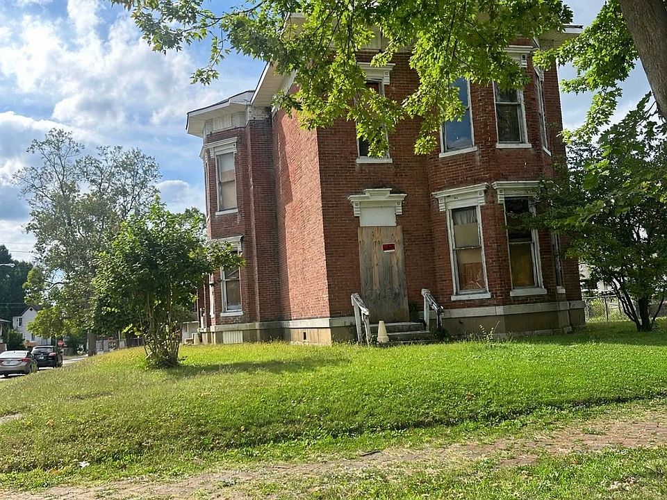 1st image of 302 N 15th St