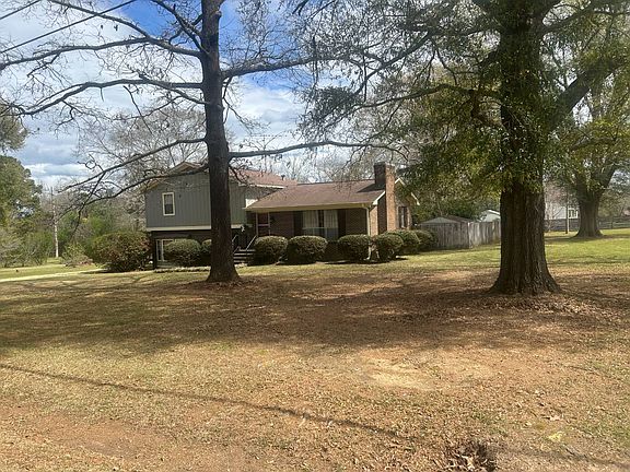 3rd image of 163 Maple Dr