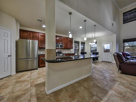 4th image of 5515 Drumlin Field Way