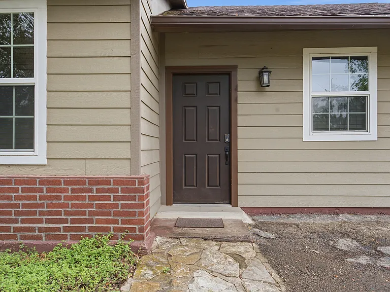 7606 Williamson Creek Dr — Photo 3