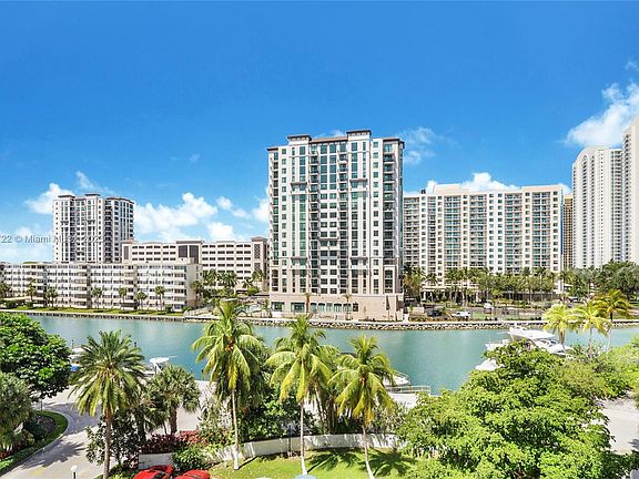 3rd image of 100 Bayview Dr APT 504