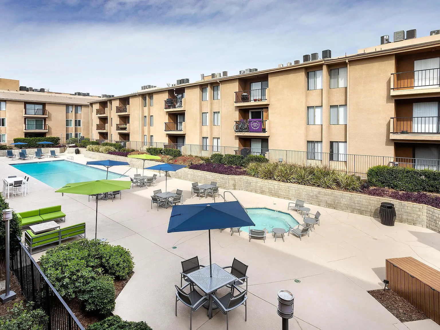 Northridge Gardens Apartments — Photo 3