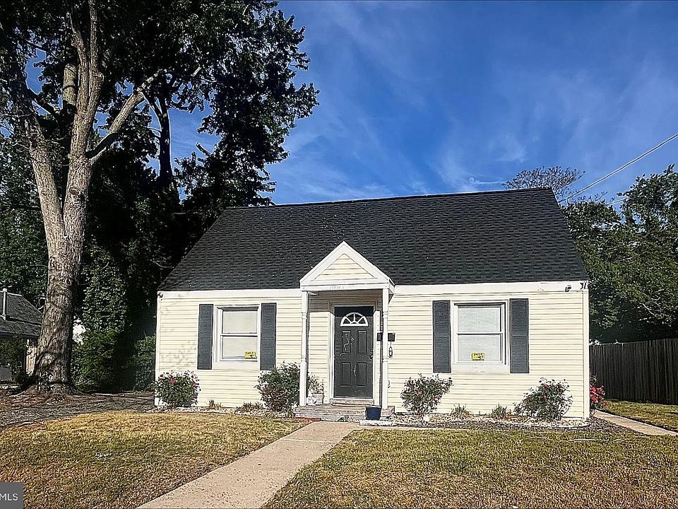 1st image of 1005 Marian St