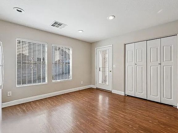 3rd image of 4515 Brian Head St