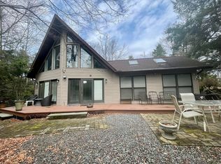 5144 Hounds Ear Rd, Tobyhanna, PA 18466