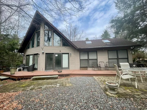 5144 Hounds Ear Rd, Tobyhanna, PA 18466