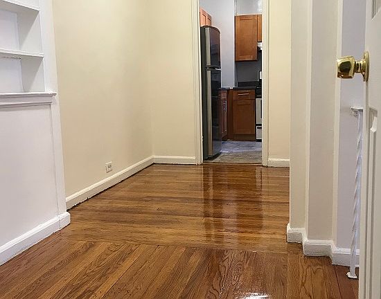 5th image of 62-65 Saunders St #2F
