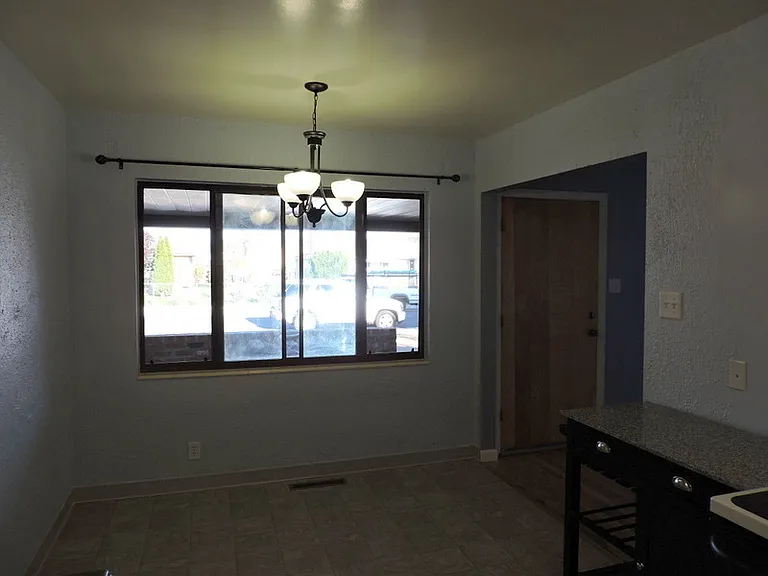 1095 Cordone Ave — Photo 6