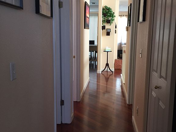 3rd image of 9 Nancy Ln