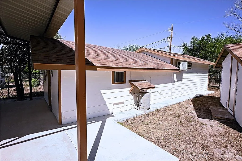 2 bed, 2.0 bath, 640 sqft, $800 — Photo 3