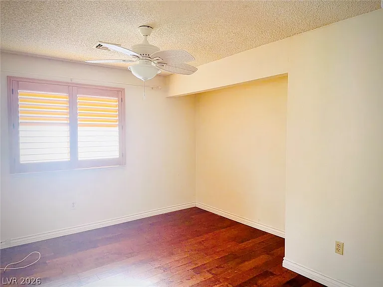 8405 Justine Ct — Photo 34