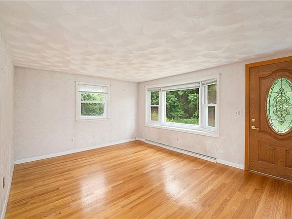 4th image of 225 Francis Ave