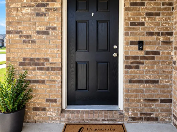 110 Arango Way, Everman, TX 76140