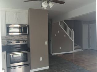 215 Breckwood Blvd, Springfield, MA 01109