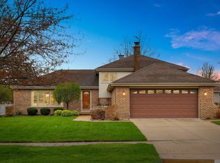 8025 Prairie Ct, Tinley Park, IL 60477