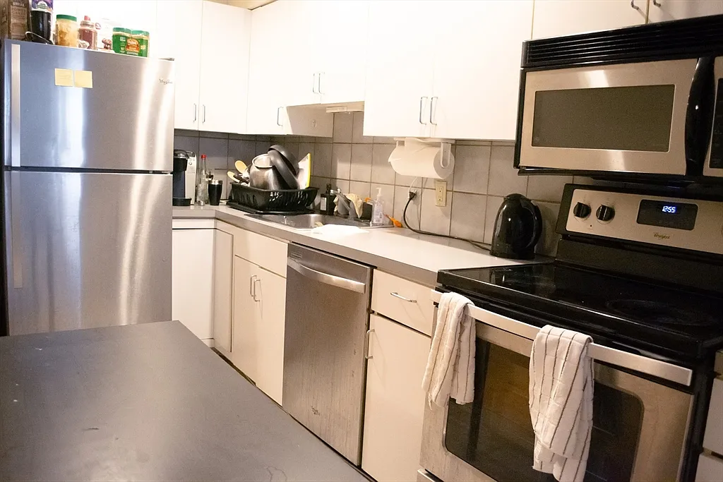 2 bed, 2.0 bath, 1182 sqft, $3,200 — Photo 3