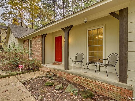 5th image of 4909 Pin Oak Trl
