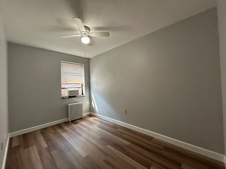 Royal Gardens Apartments — Photo 83