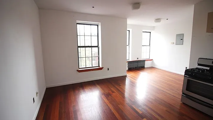 Rented by Nooklyn NYC LLC | media 11