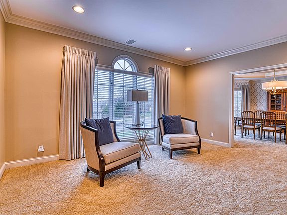 5th image of 2455 Lakeridge Dr