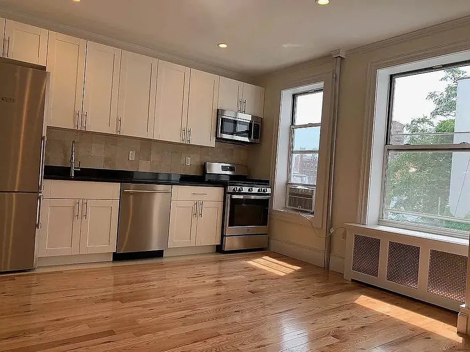 204 W 10th St #68