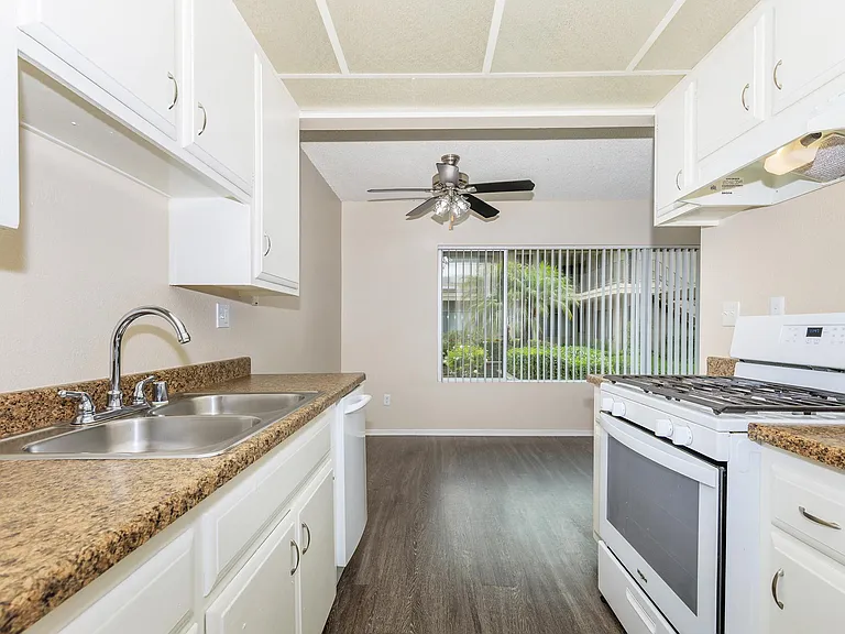 Casa Bonita Apartment Homes — Photo 12