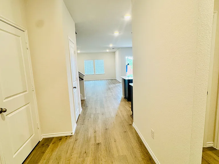 3924 Limestone Bluff Dr — Photo 3
