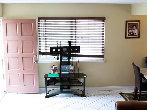 5th image of 594 Paseo La Perla