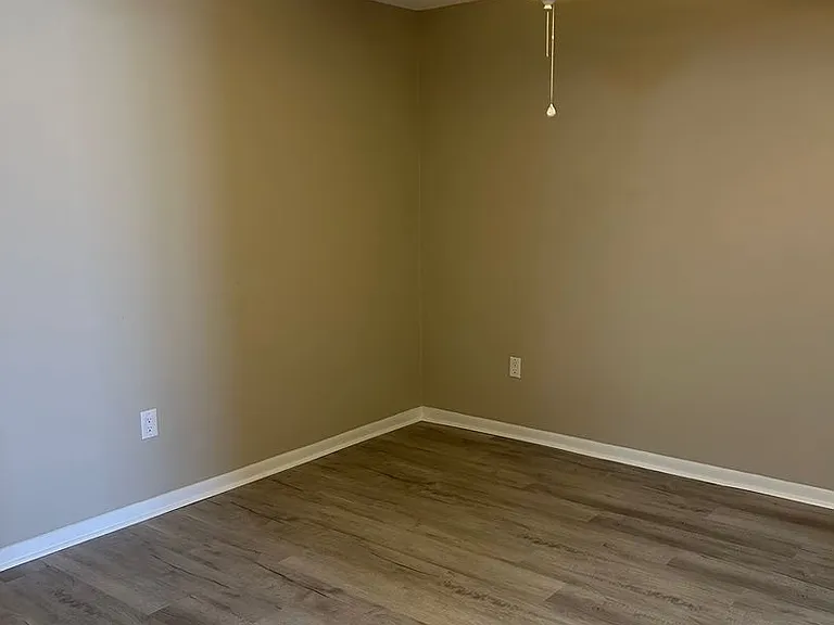 300 N Dewey St #5 — Photo 10