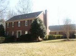 414 Chamonix Dr, Fredericksburg, VA 22405