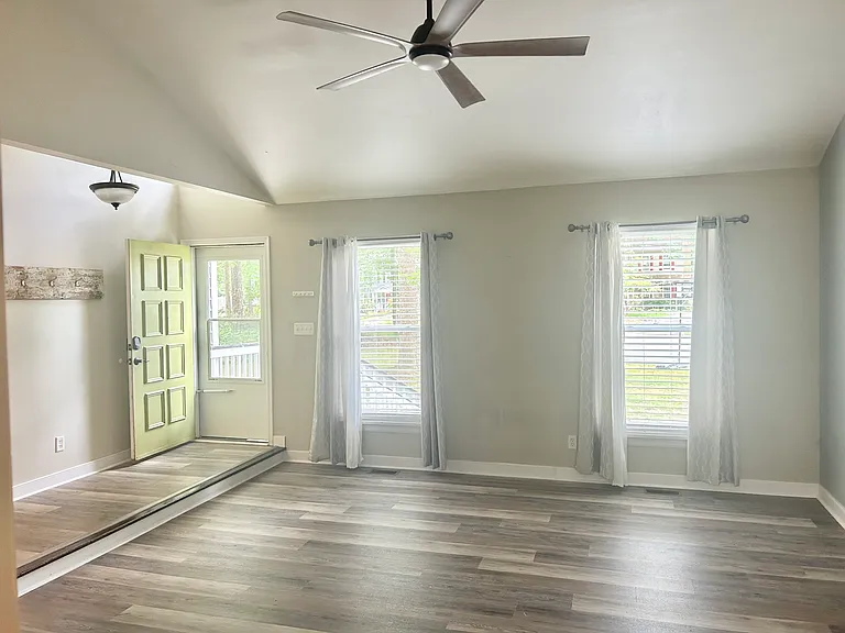 12114 Mountain Laurel Dr — Photo 4