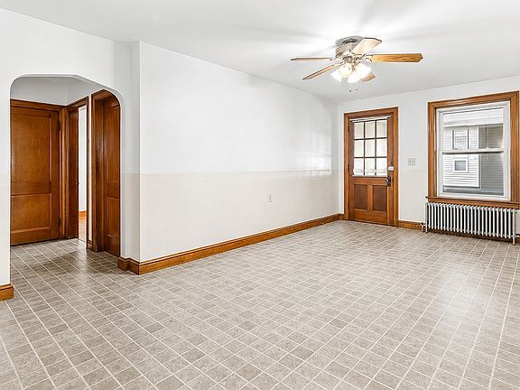 2nd image of 20 Dean Ave APT 2