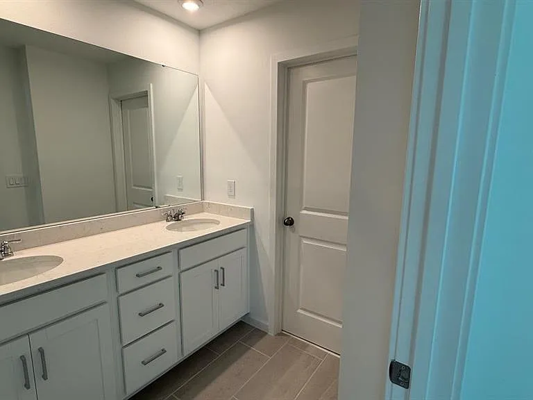 1350 Tarflower Dr — Photo 12