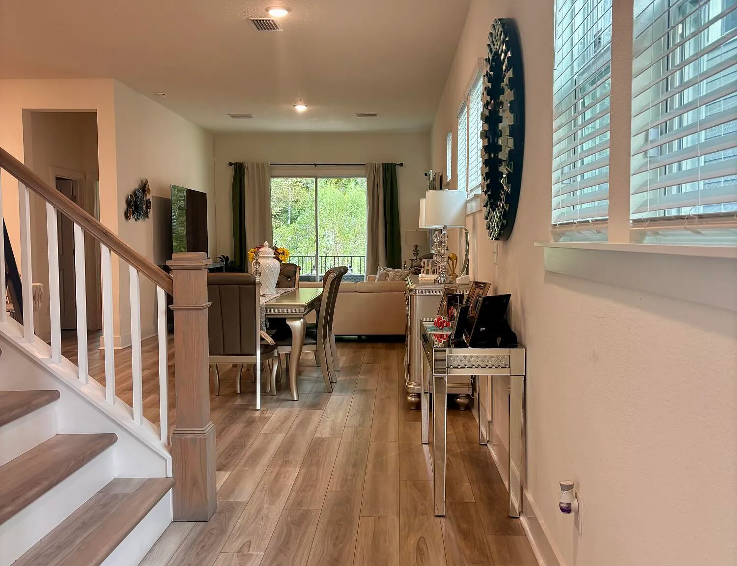 4 bed, 3.0 bath, 2298 sqft, $3,750 — Photo 4