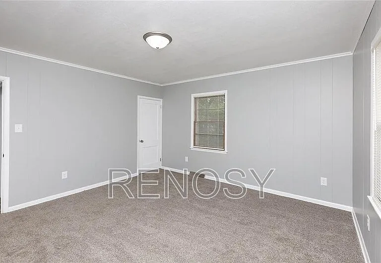 4124 3rd St — Photo 3