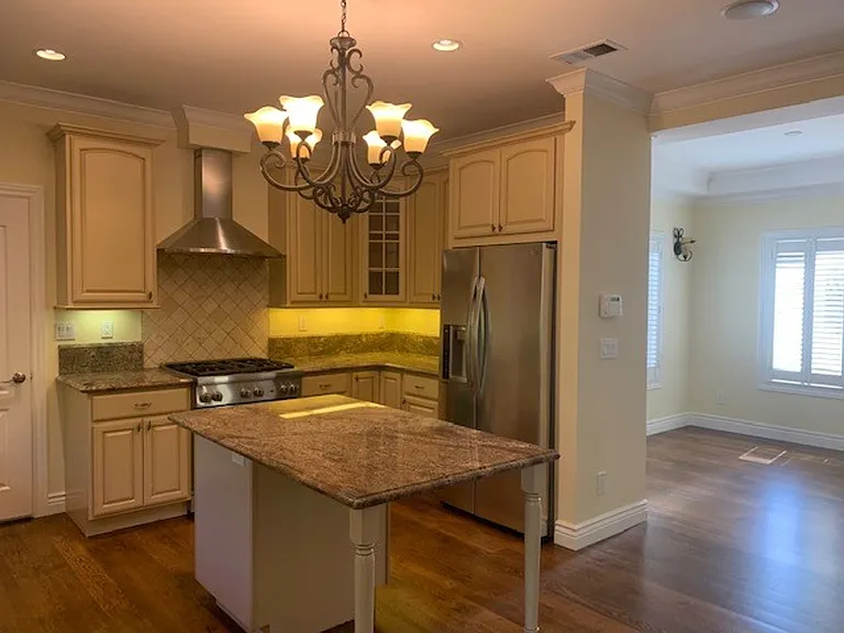 925 Roble Ave — Photo 11