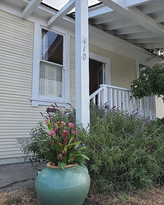 1st image of 410 Van Ness Ave