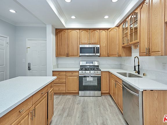 3rd image of 971 S Saint Andrews Pl APT 103
