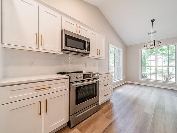 5th image of 8002 David Lee Ln