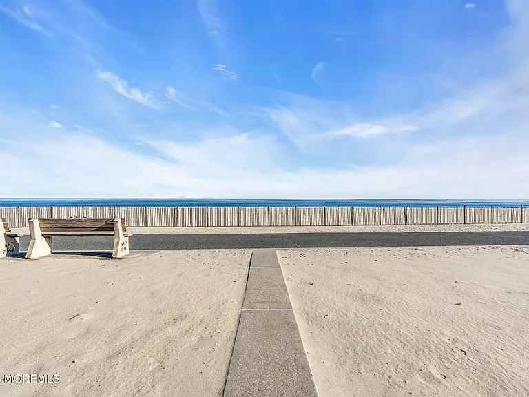 115 Beachfront — Photo 6