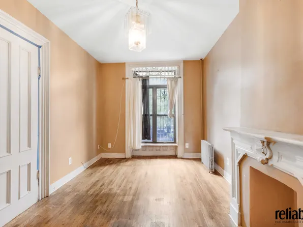 69 Monroe Street image 2 of 10