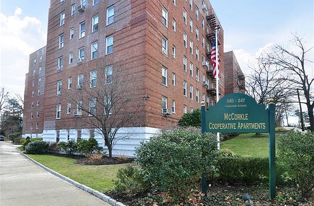 1st image of 247 Parkview Ave APT 2M