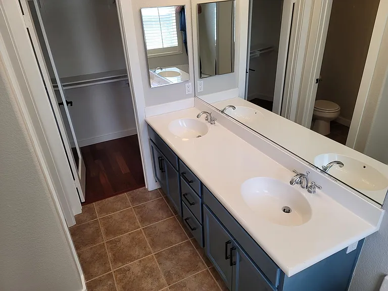 Master bath with 2nd walk-in closet