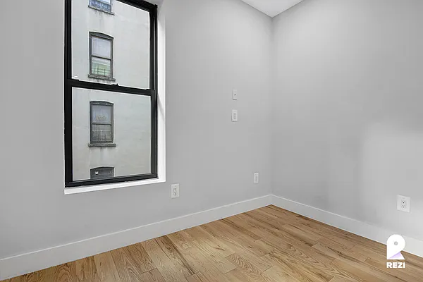 Rented by REZI | media 14